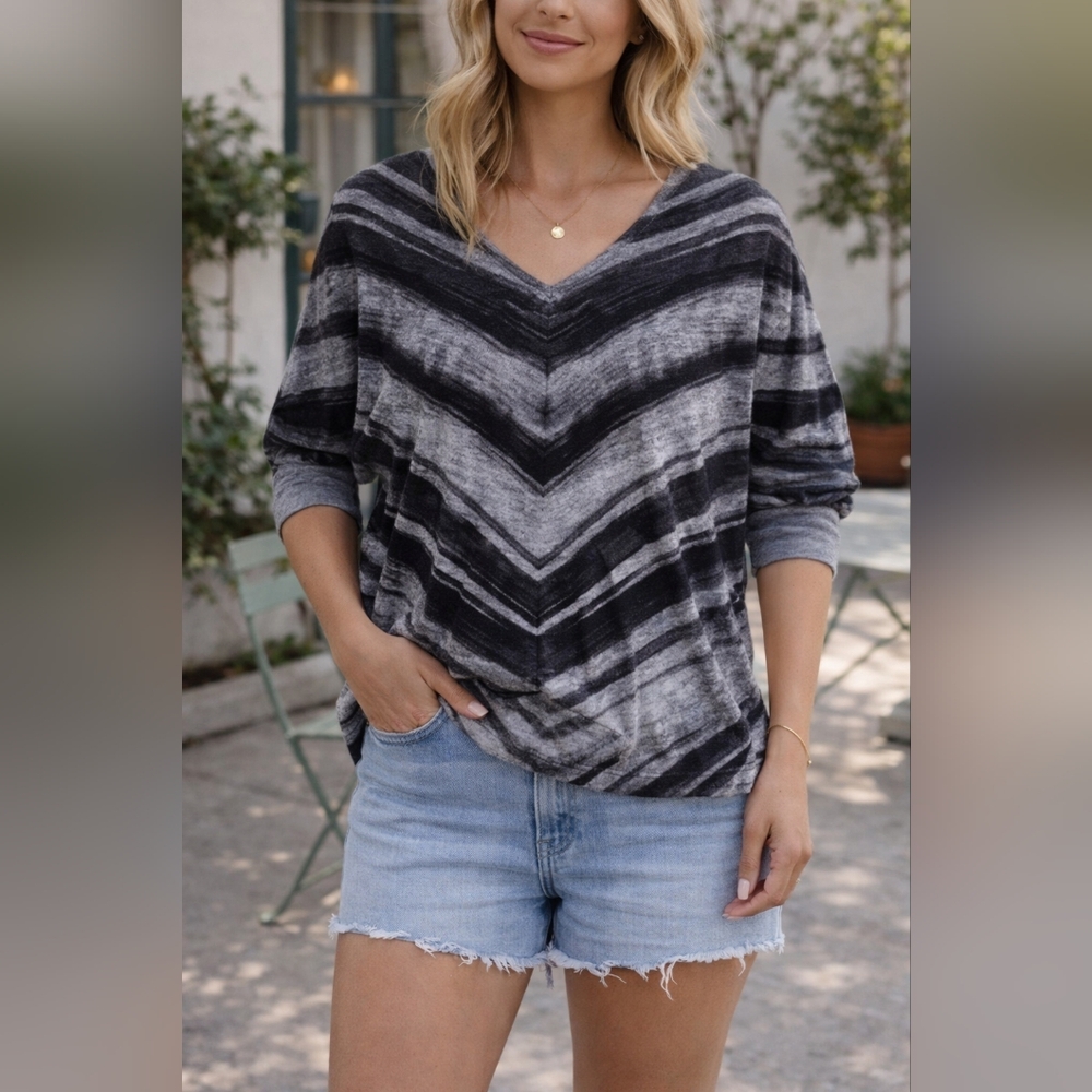 Cato Est. 1946 Top Size Small S Blouse 3/4 Sleeve Shirt Blqck And Gray Striped